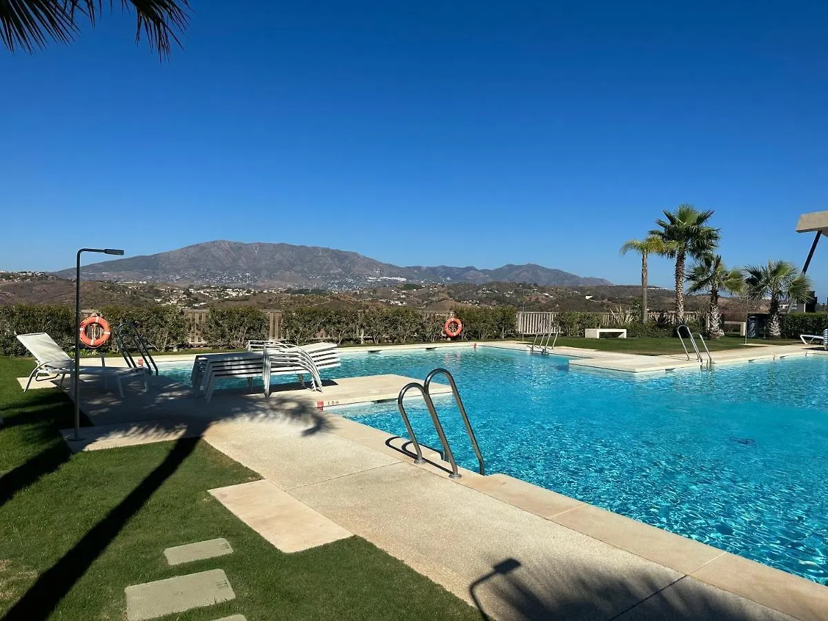 2-Bedroom-Apartment With A Terrace, Pool, Gym Málaga