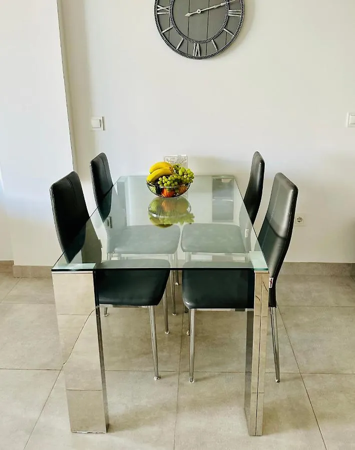 Apartamento 2-Bedroom-Apartment With A Terrace, Pool, Gym Málaga Espanha